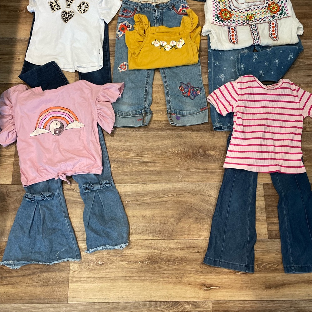 37 Piece Lot of Girls Mixed Tops and Jeans Outfit lot - Picture 2 of 5